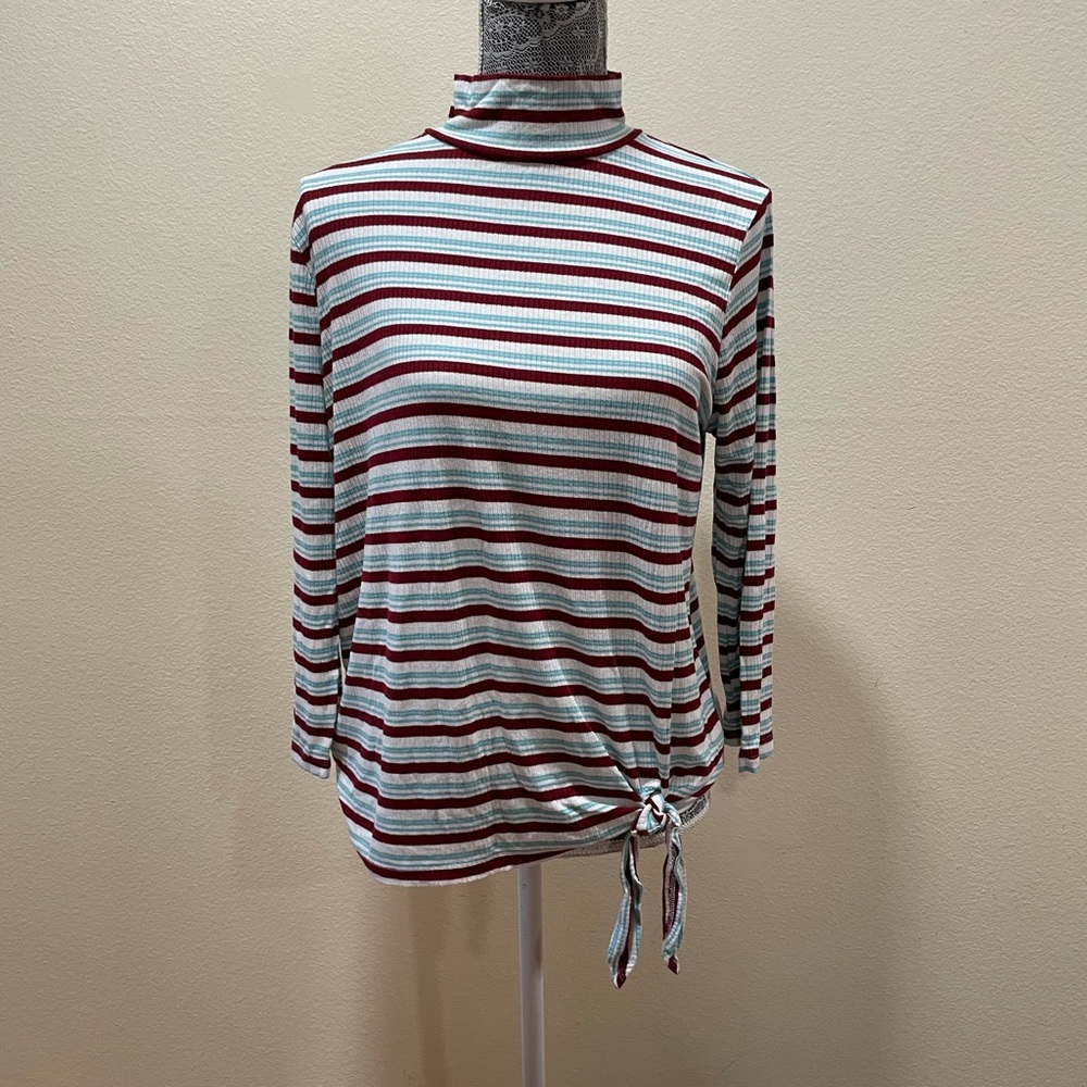 Cute top. Size L